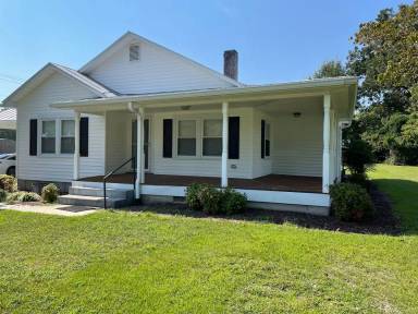 Main picture of 303 Pollock St