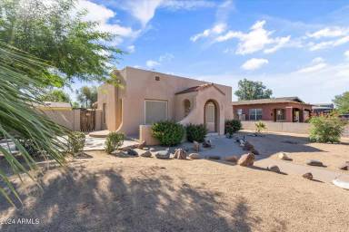 Main picture of 437 N 18th Ave