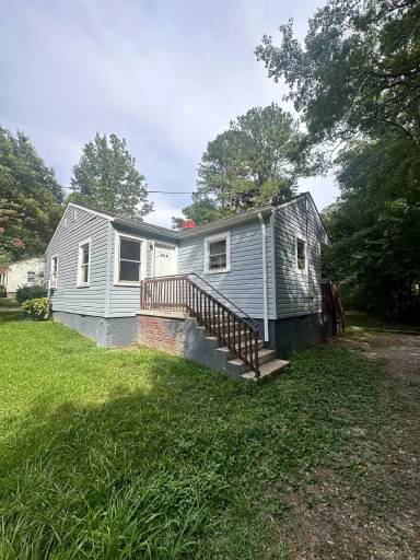 Main picture of 803 Blair St