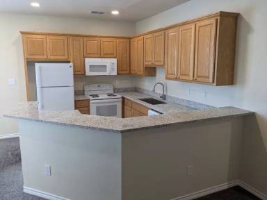Main picture of 102 N Dallas St
