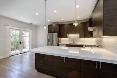 Main picture of 701 2nd Ave