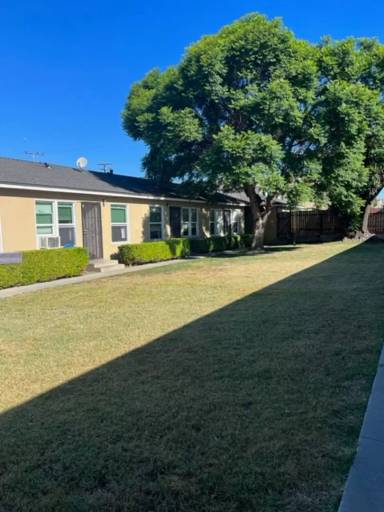 Main picture of 3245 E Wilton St