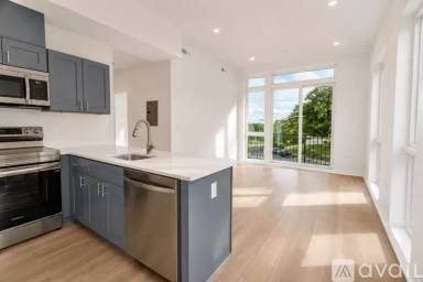 Main picture of 2425 20th St NE