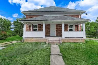 Main picture of 2445 Infirmary Rd