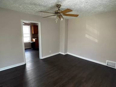 Main picture of 1912 S 2nd St