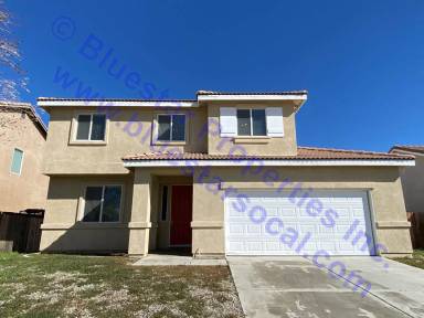 Main picture of 15568 Winona St