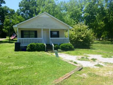 Main picture of 146 College St SE