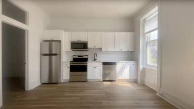 Main picture of 2037 Spring Garden St