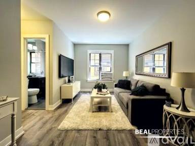 Main picture of 429 W Belden Ave