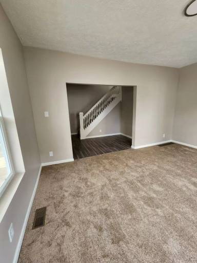 Main picture of 512 W 24th St