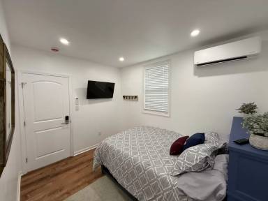Main picture of 7812 Eastern Ave