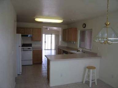 Main picture of 882 E Monterey St