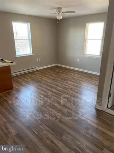 Main picture of 2956 Yorkway
