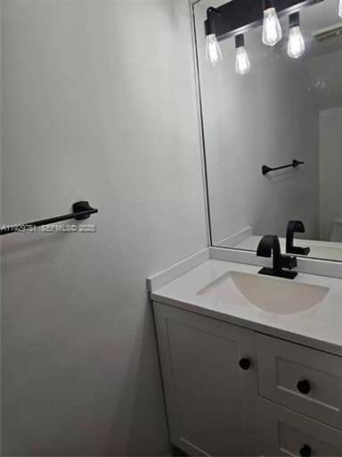 Main picture of 10142 SW 77th Ct