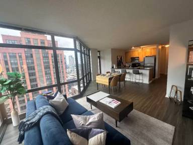 Main picture of 355 N Desplaines St