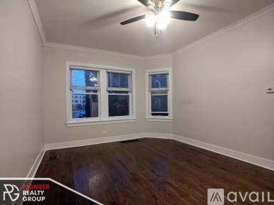 Main picture of 646 W Roscoe St