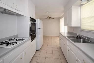 Main picture of 1505 Meadow Dr