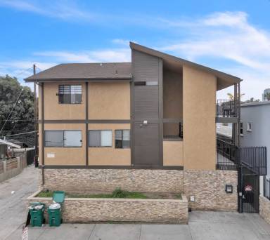 Main picture of 336 E 8th St