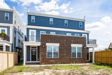 Main picture of 1529 Porter St
