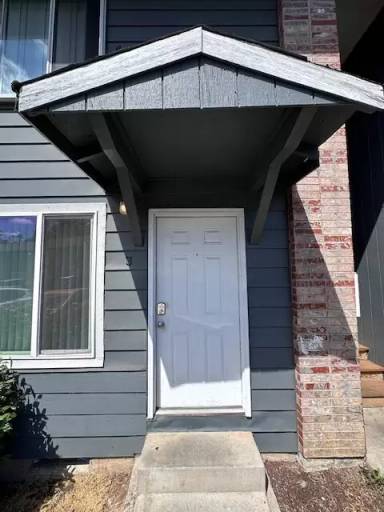 Main picture of 15758 - 15820 SE Division St