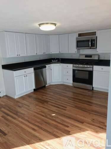 Main picture of 144 Thorndike St