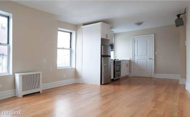Main picture of 230 W 13th St