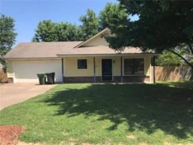 Main picture of 2311 W Beech St