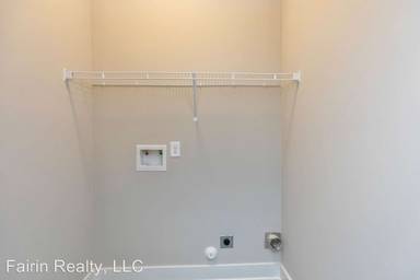 Main picture of 2775 Village Ln