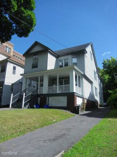 Main picture of 1524 E Genesee St