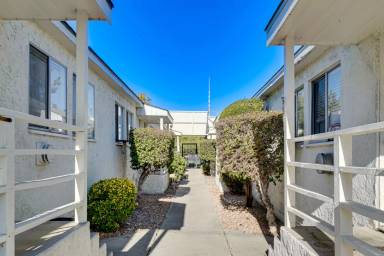 Main picture of 449 El Cajon Blvd