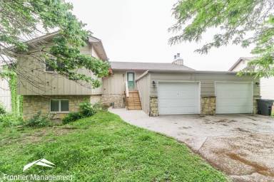 Main picture of 1900 Crescent Dr