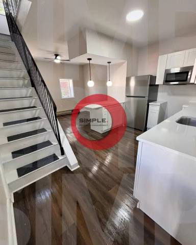 Main picture of 167 W Windsor St