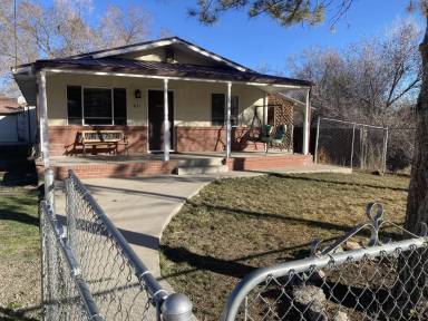 Main picture of 831 N 7th St