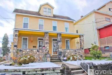 Main picture of 305 Decker Ave