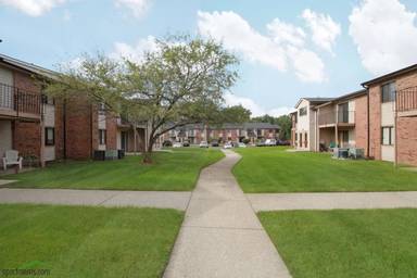 Main picture of 545 English Village Dr