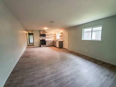Main picture of 1115 E Parker St