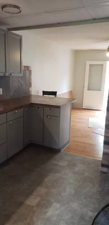Main picture of 300 Darrow Ave