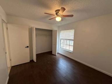 Main picture of 309 W Hanlon St