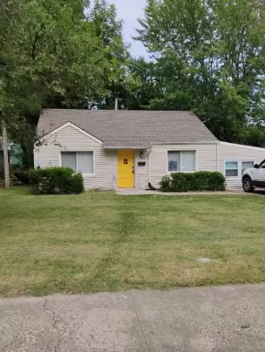 Main picture of 7933 Olive St