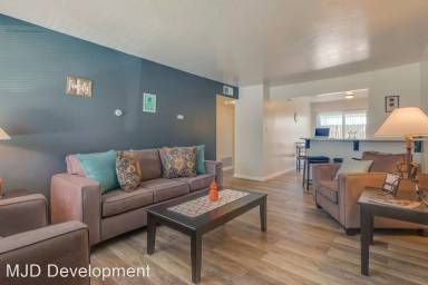 Main picture of 405 Grand Canyon Blvd