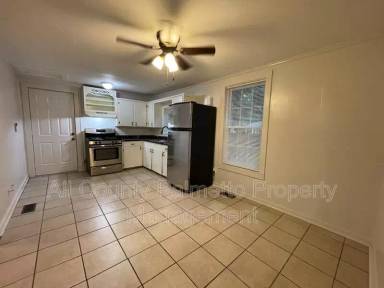 Main picture of 223 S Lucas St