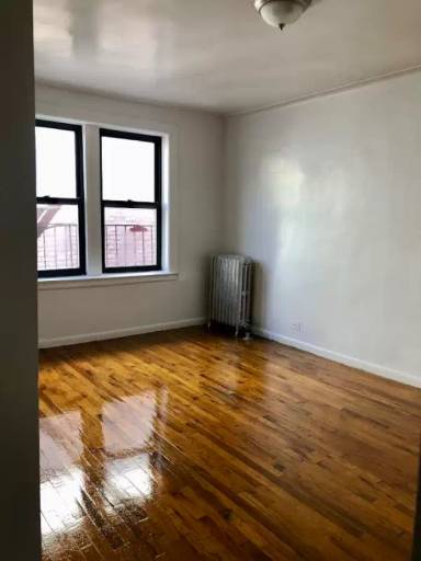 Main picture of 1522 Beach Ave