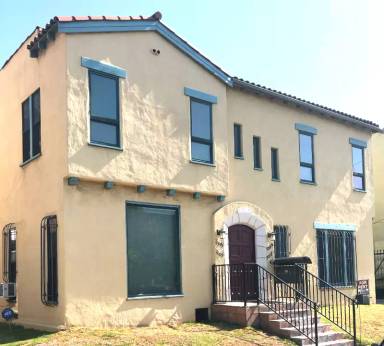 Main picture of 7007 Willoughby Ave