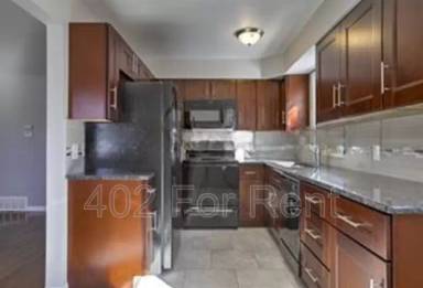 Main picture of 6628 Pratt St