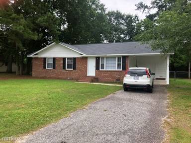 Main picture of 110 Sycamore St