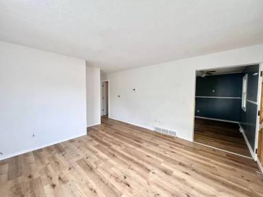 Main picture of 1528 6th Ave