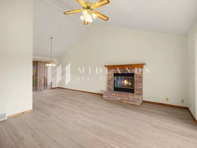 Main picture of 5763 N 130th St