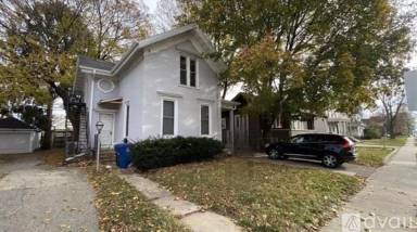 Main picture of 724 Jackson St