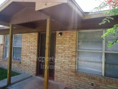 Main picture of 2401 Gumwood Ave