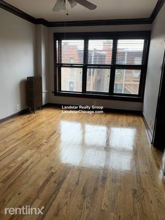 Main picture of 846 W Montrose Ave